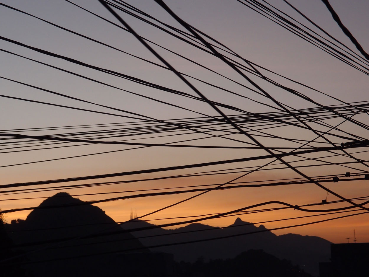 2016-02-01 Draht am blauen Abendhimmel (Foto)